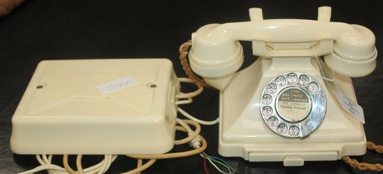 An ivory Bakelite 232L pyramid telephone,